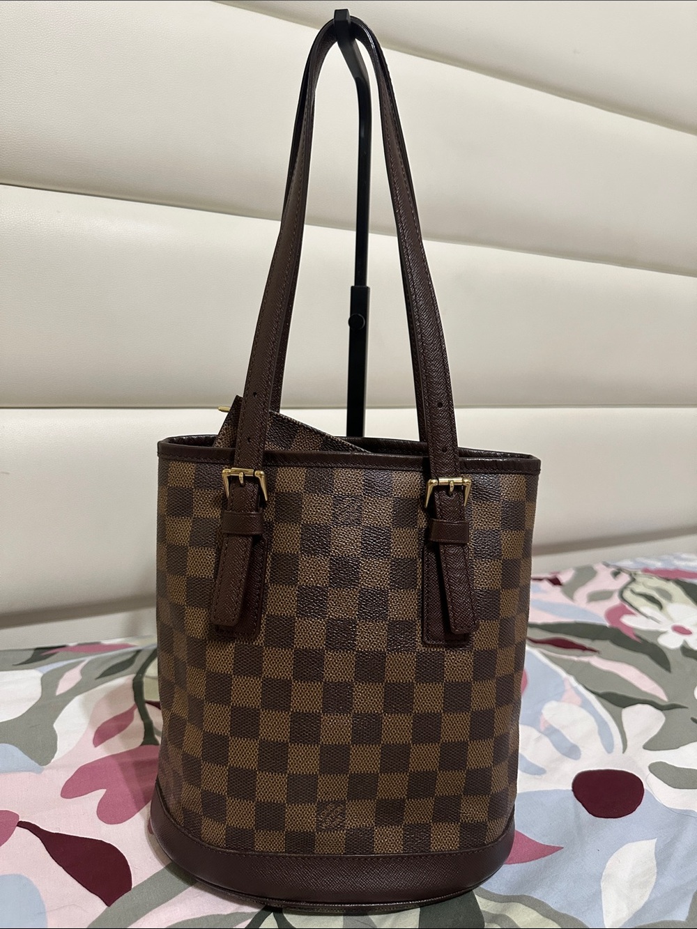 Louis Vuitton Damier Ebene Marais Bucket Bag with Pouch - Picture 3 of 16